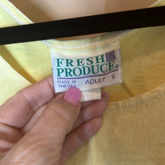 Fresh Produce Yellow Top fish from Kauai size small preowned - Picture 3 of 5